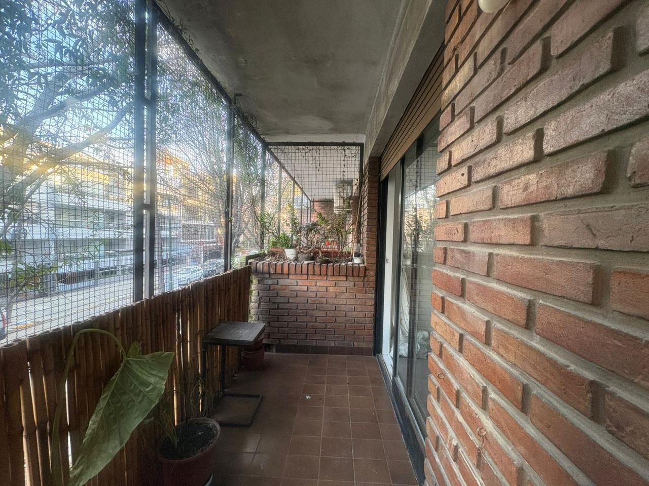 Foto de Departamento luminoso, balcón y ubicación, imagen 1