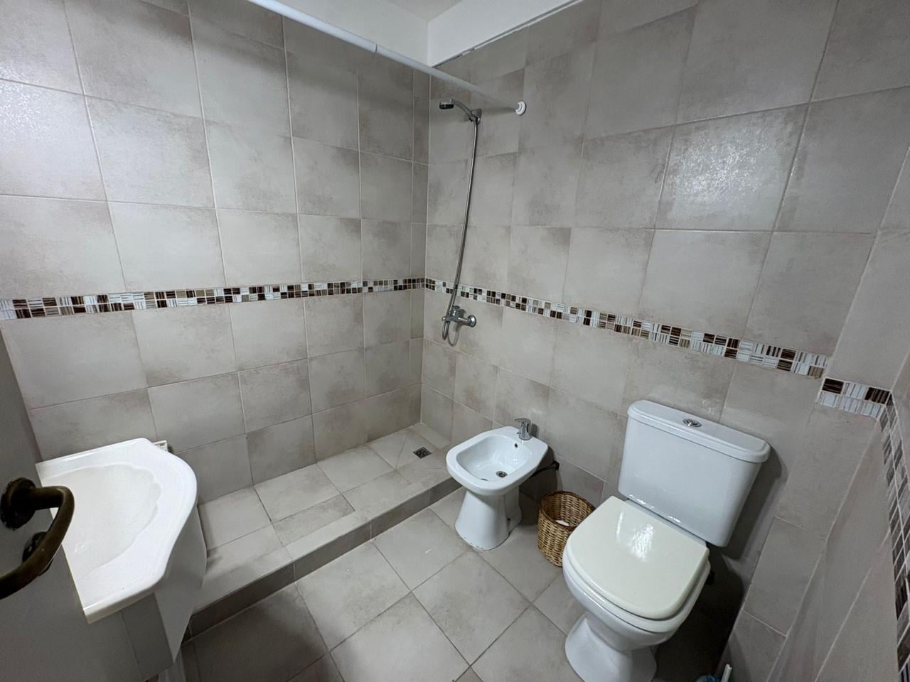Foto de Departamento luminoso, balcón y ubicación, imagen 4