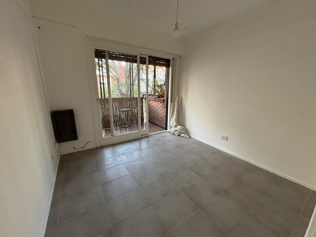 Foto de Departamento luminoso, balcón y ubicación, imagen 3
