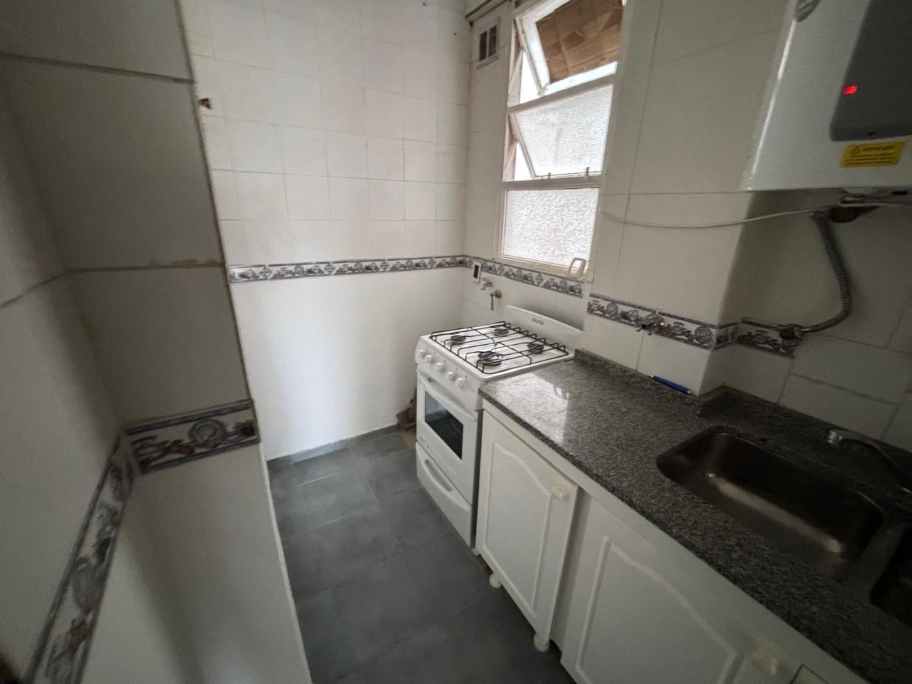 Foto de ALQUILER DEPARTAMENTO 3 AMB CON BALCON Y COCHERA, imagen 4