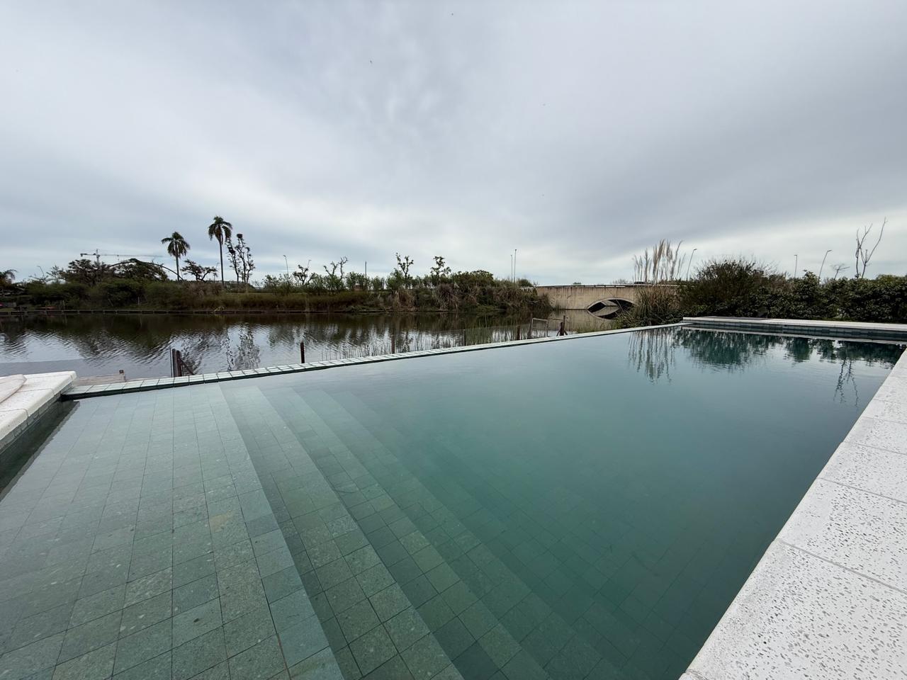Foto de Casa en venta - Barrio Acacias - Puertos del Lago - Al lago Puertos, imagen 3