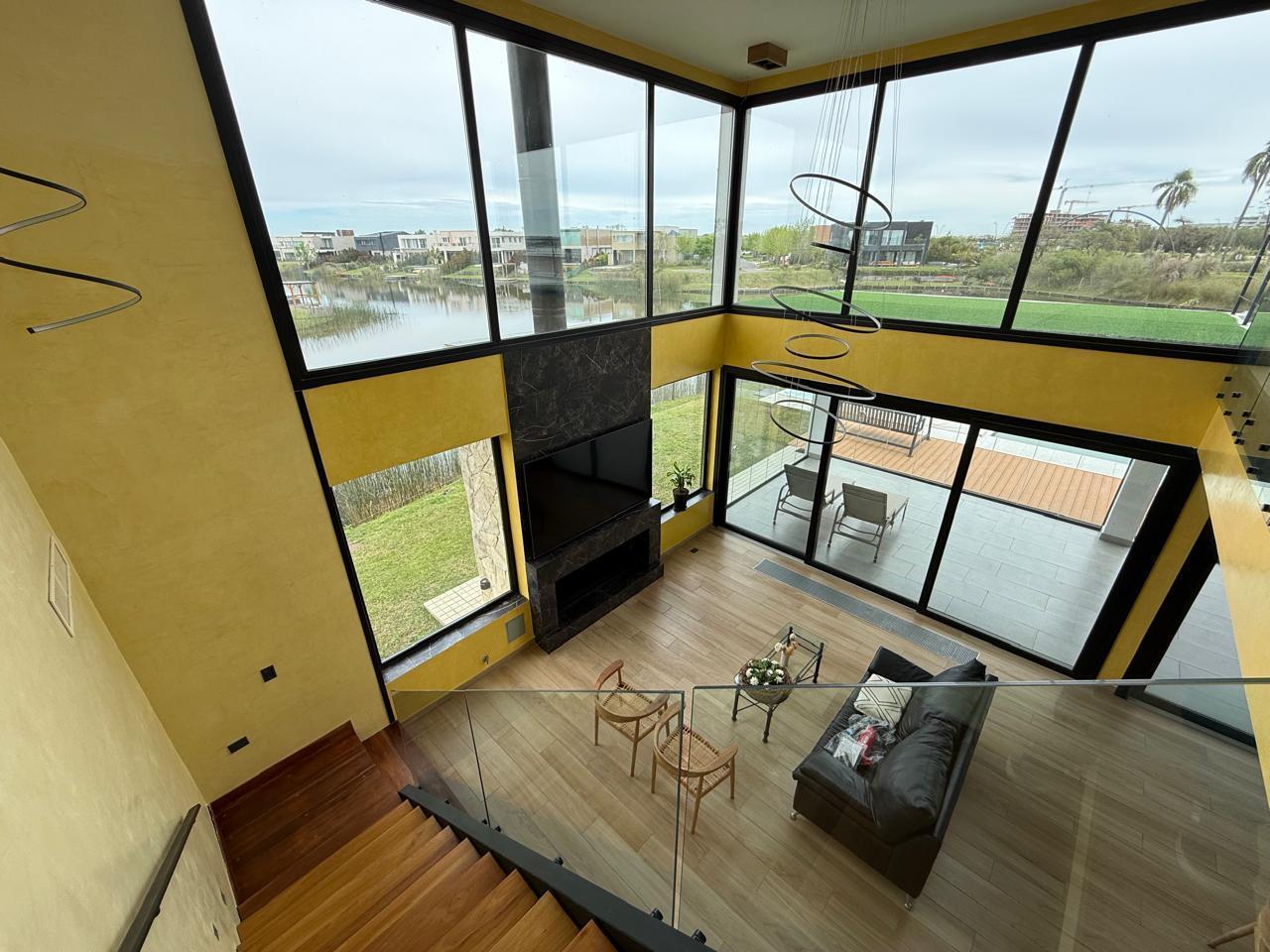 Foto de Casa en venta - Barrio Acacias - Puertos del Lago - Al lago Puertos, imagen 2
