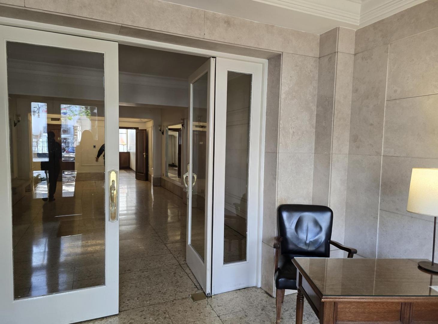 Foto de Departamento en venta - Belgrano - 7 ambientes sobre Av. Lacroze, imagen 4