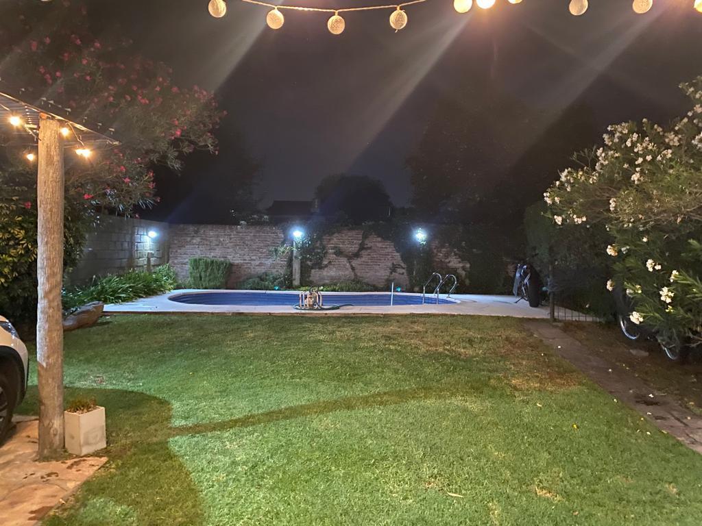 Chalet Estilo Clasico en Dos Plantas 4