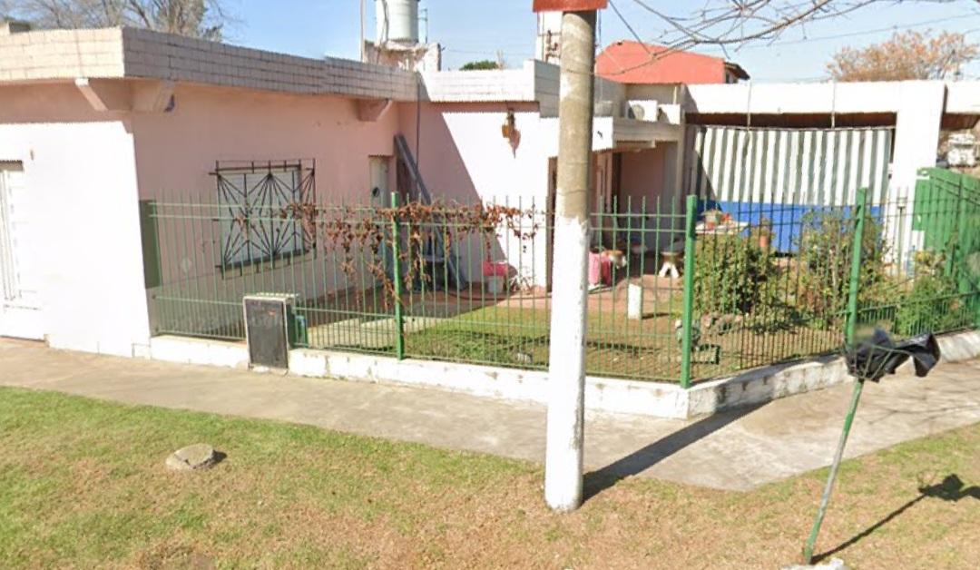 Casa Tres Ambientes con Entrada de Auto. Ituzaingó Sur 2