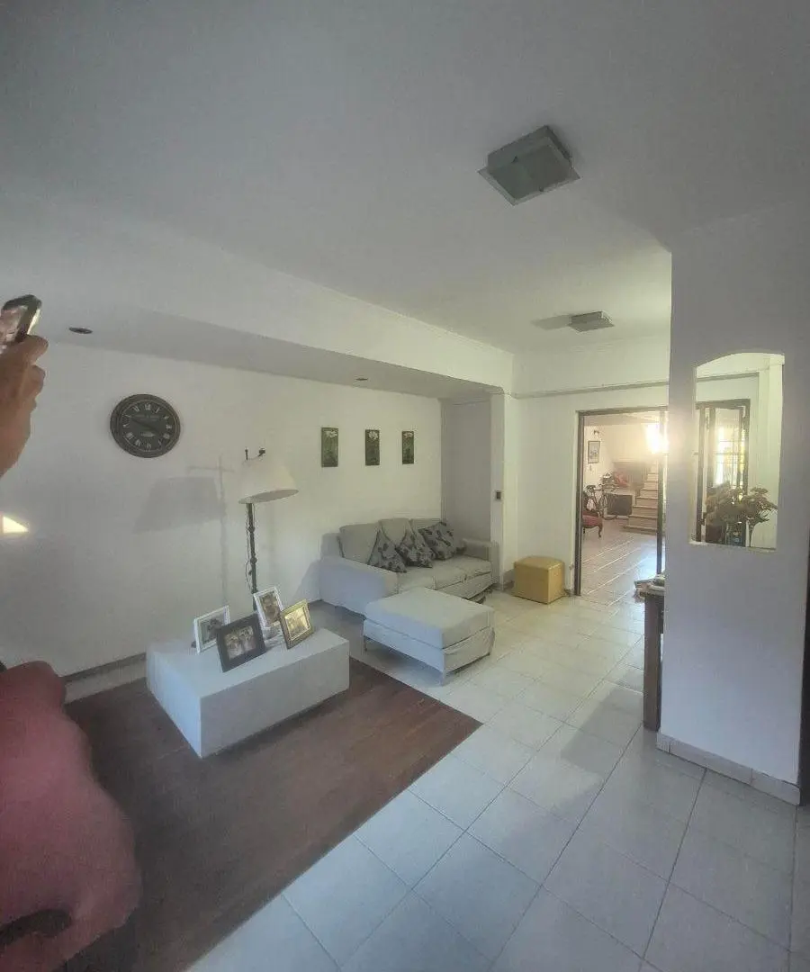 chalet amplio en 2 plantas, 3 habitaciones, 2 baños parque quincho 1