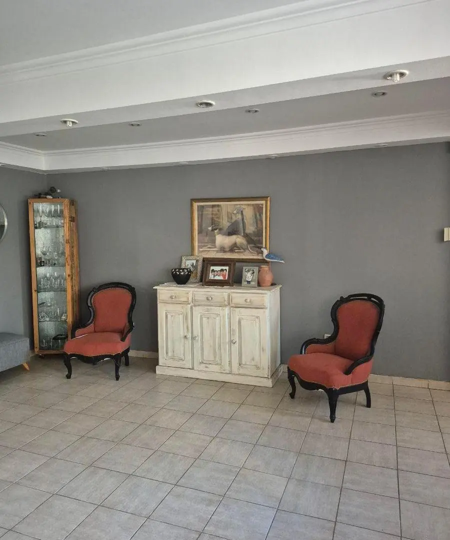chalet amplio en 2 plantas, 3 habitaciones, 2 baños parque quincho 4
