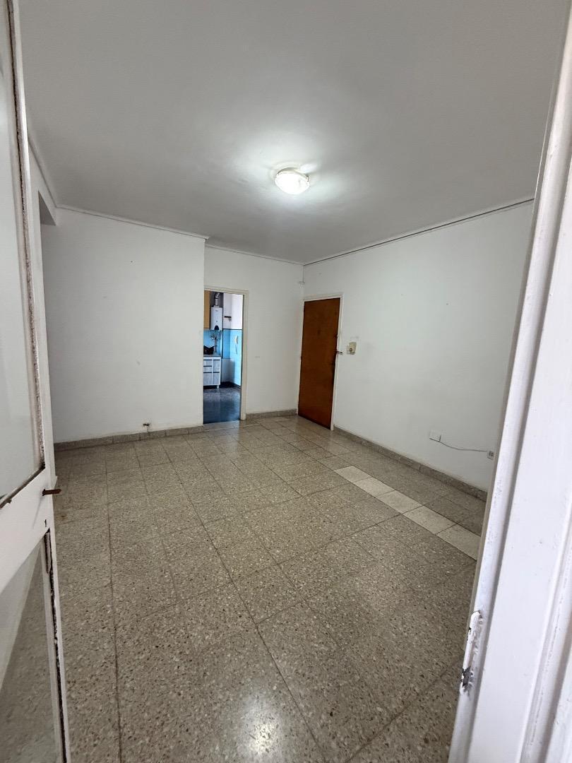 3 ambientes / 2do. piso x escalera