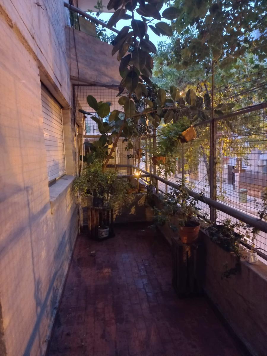 Foto de DEPARTAMENTO 2 AMB COCINA SEPARADA BALCON CORRIDO CERCA DE LINEA DE, imagen 5