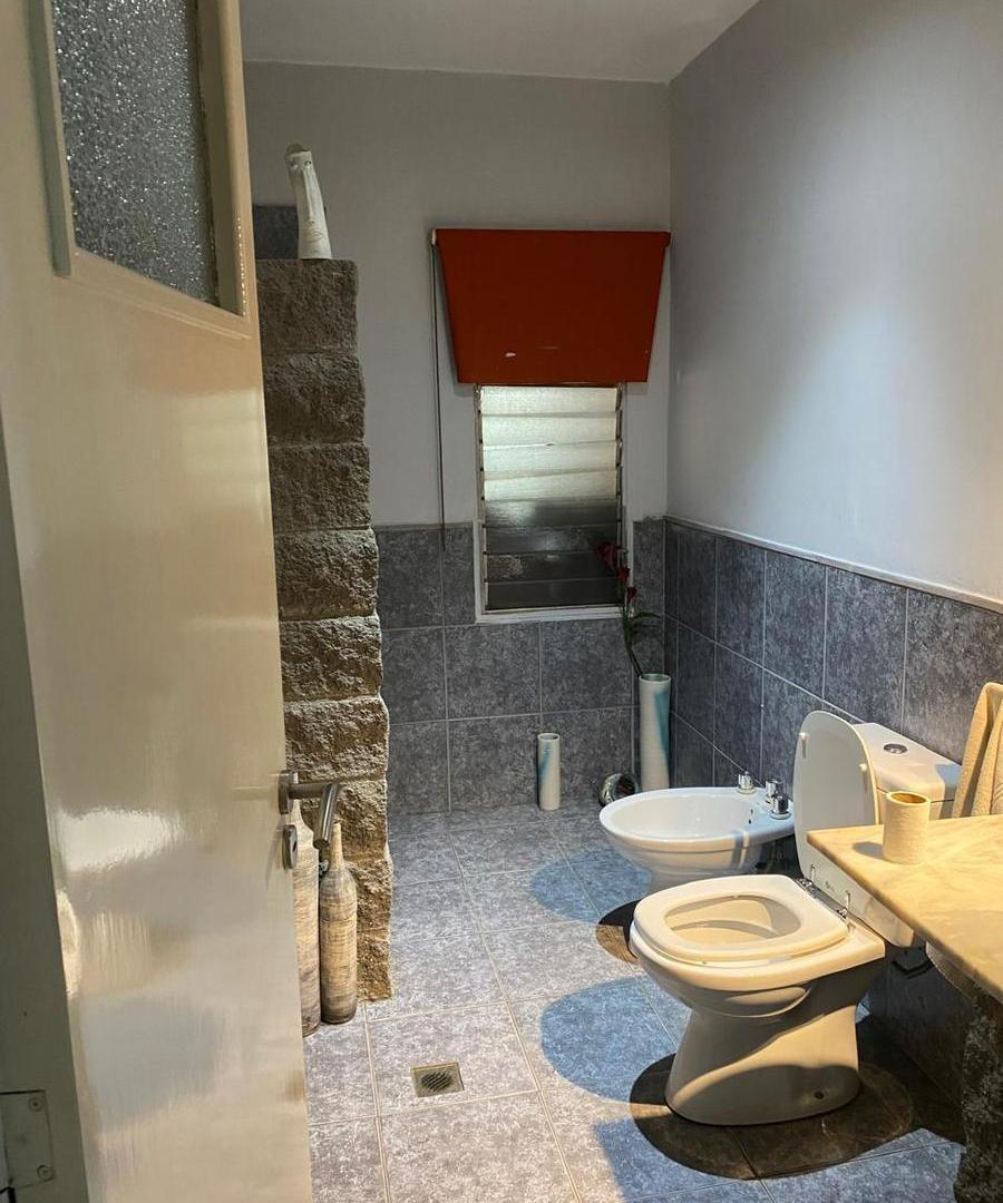 Foto de Casa 6 ambientes con jardín y pileta, Punta Chica, imagen 2