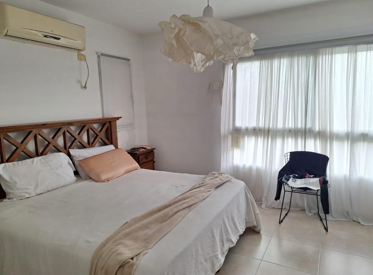Foto de VENTA CASA 4 AMB. | 3 DORM. | SUITE CON VESTIDOR | LOS FRESNOS, VICTORIA, imagen 3