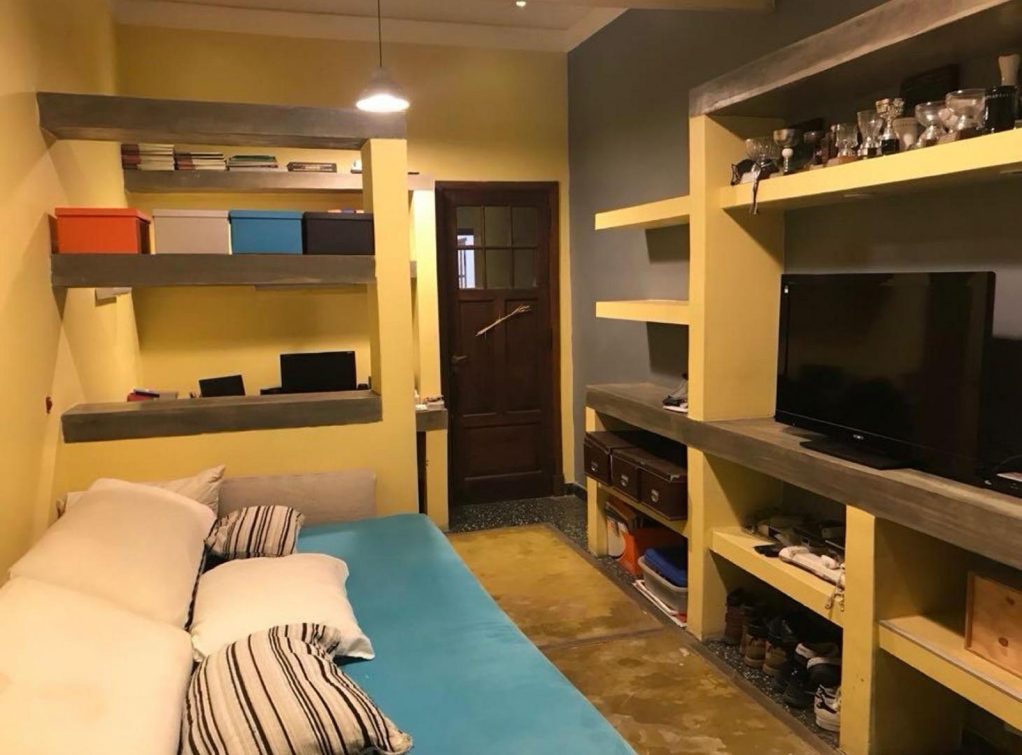 Foto de Venta casa, 5 ambientes con jardín, parrilla y quincho. San Fernando, imagen 3