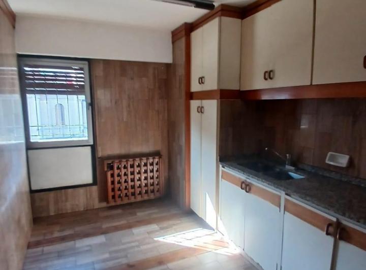 Piso 4 dormitorios- B Nva Cordoba!! HIPOLITO YRICOGEN 330! 2