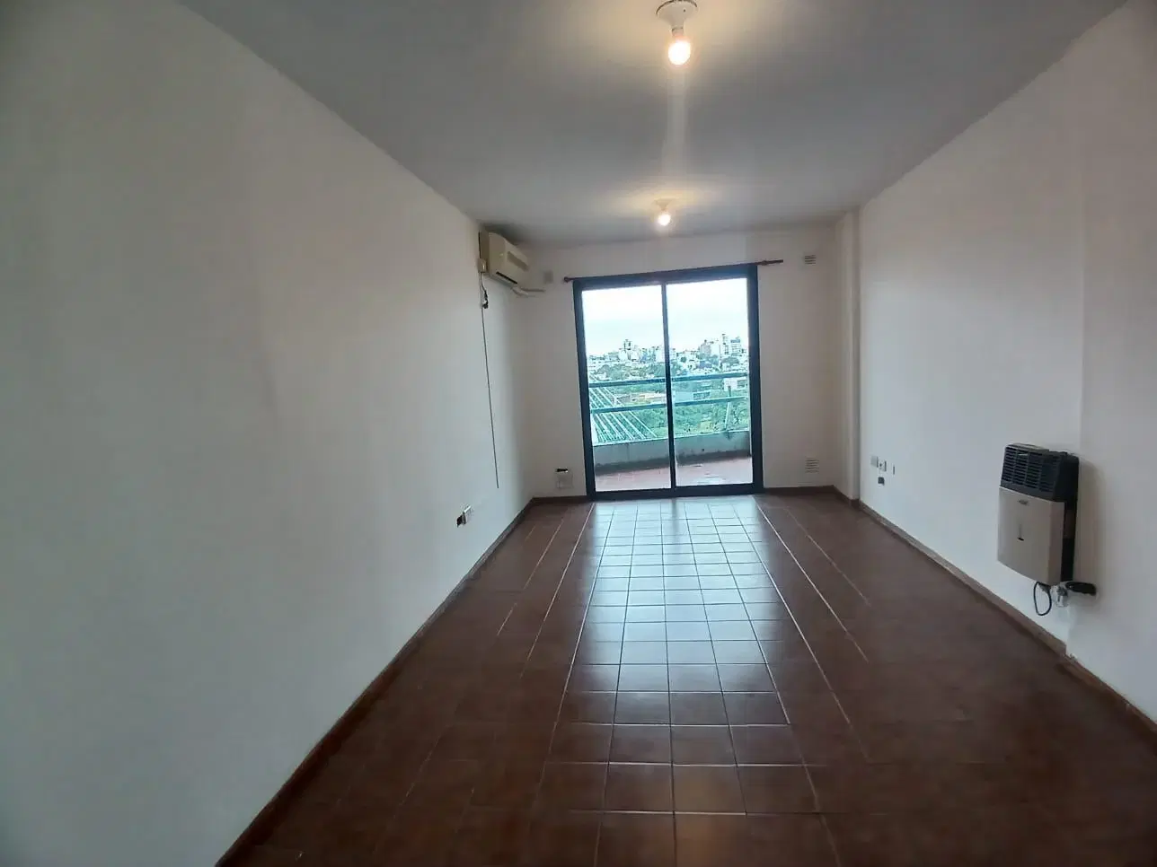1 dormitorio- B Centro- Bv Mitre 289- C balcon y Aire acondicionado 5