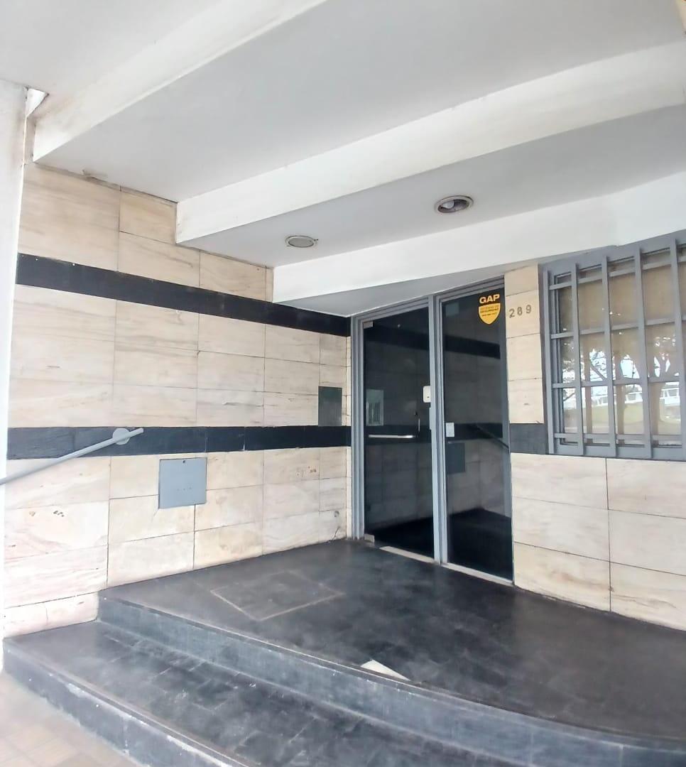1 dormitorio- B Centro- Bv Mitre 289- C balcon y Aire acondicionado