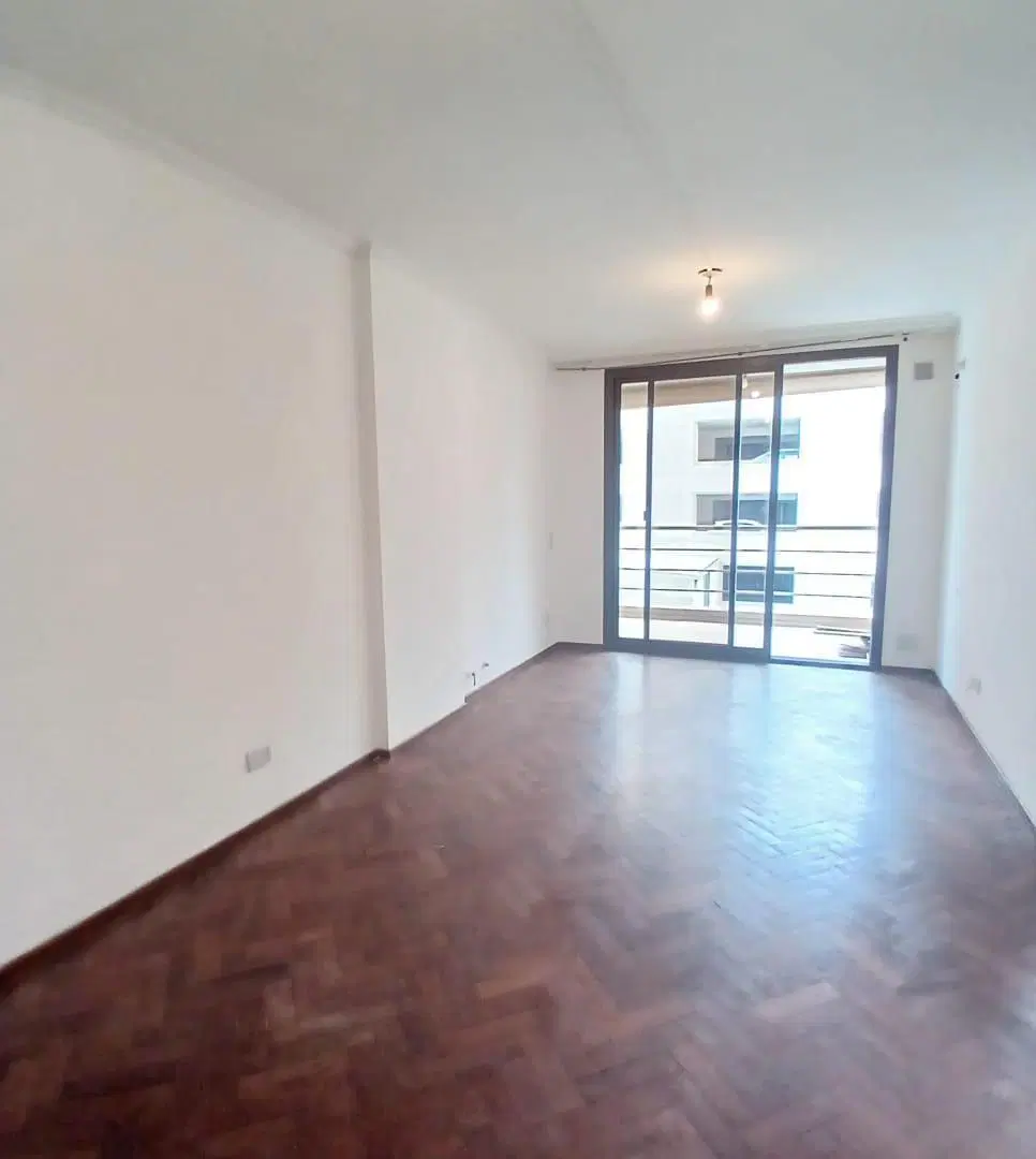 1 DORMITORIO AYACUCHO 381- C BALCON- A DOS CUADRAS DE TRIBUNALES 1 2