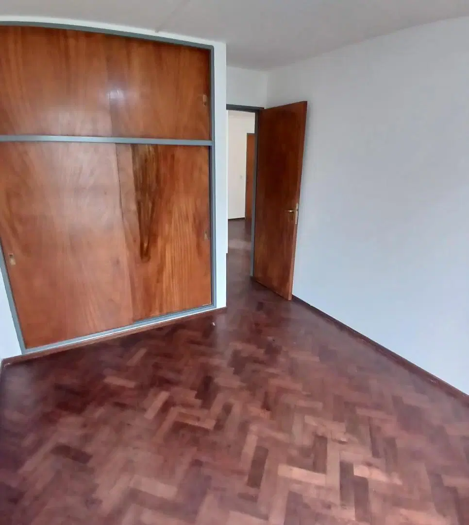 1 DORMITORIO AYACUCHO 381- C BALCON- A DOS CUADRAS DE TRIBUNALES 1 4