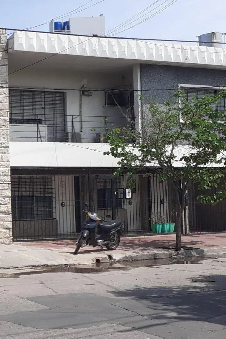 CASA 4 DORMITORIOS- B PROVIDENCIA USO VIVIENDA COMERCIAL 1