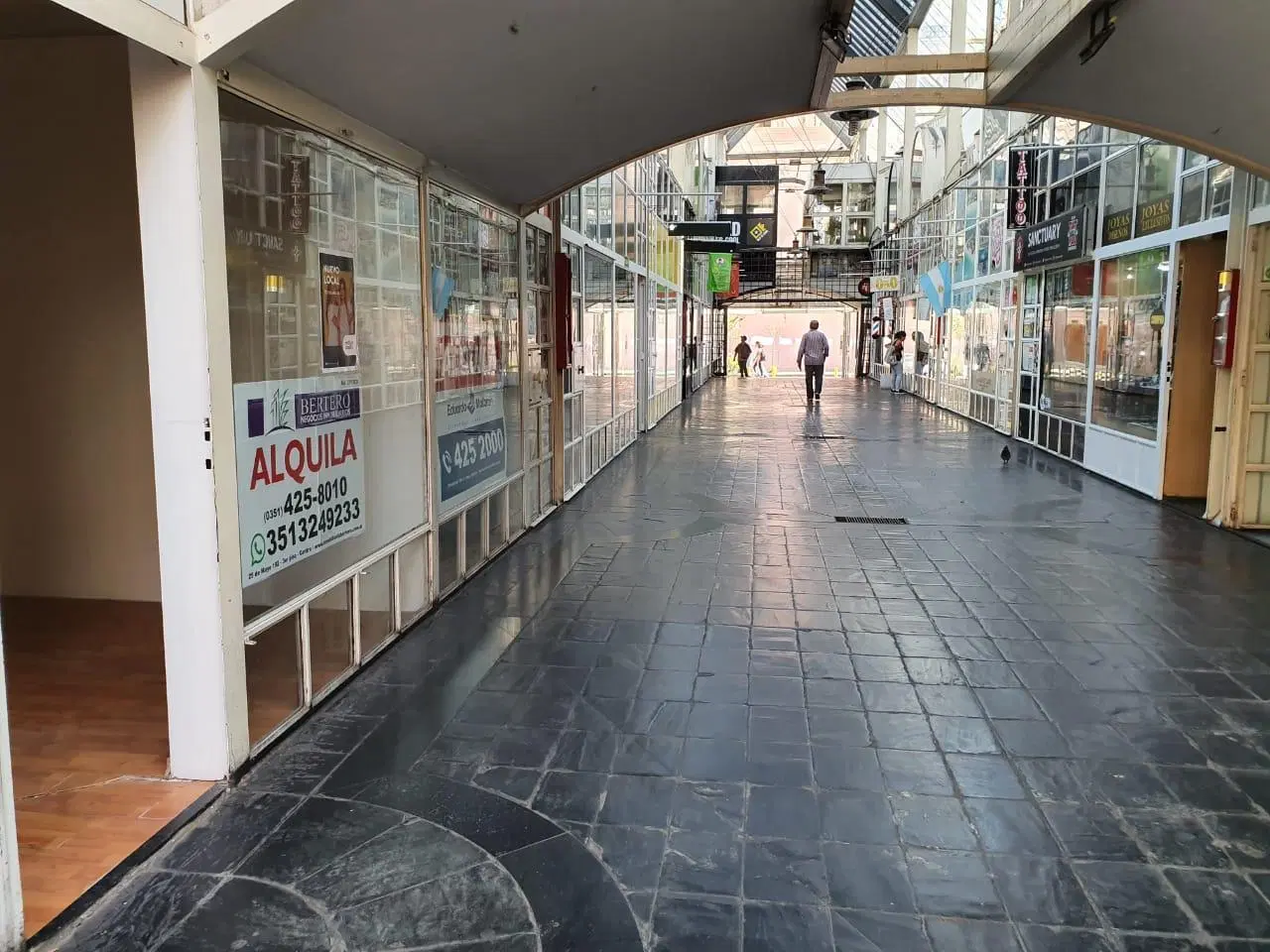 OPORTUNIDAD OFICINA COMERCIAL -B CENTRO -GALERIA PASEO DE LA CIUDAD 5