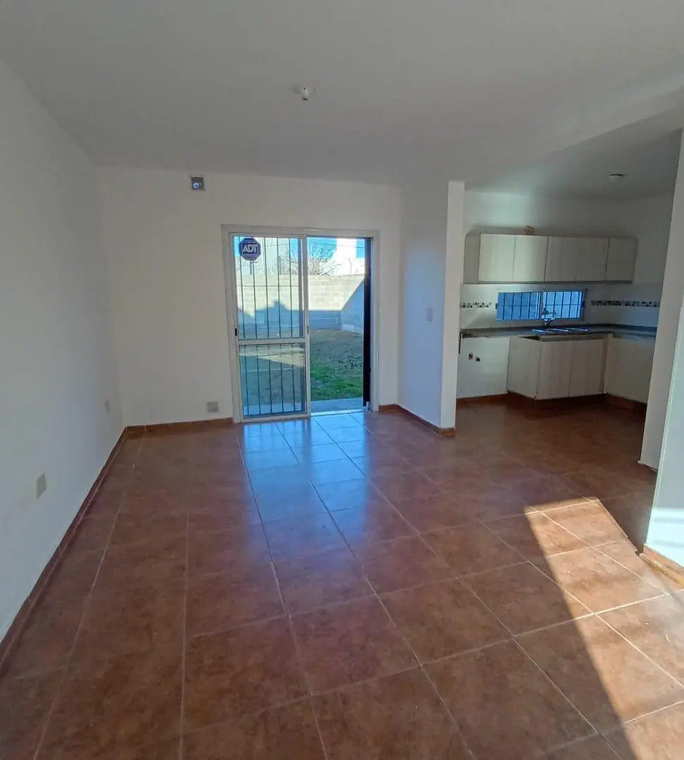 VALLE CERCANO- ECIPSA- EL TRIUNFO- DUPLEX 3 DORMITORIOS 4