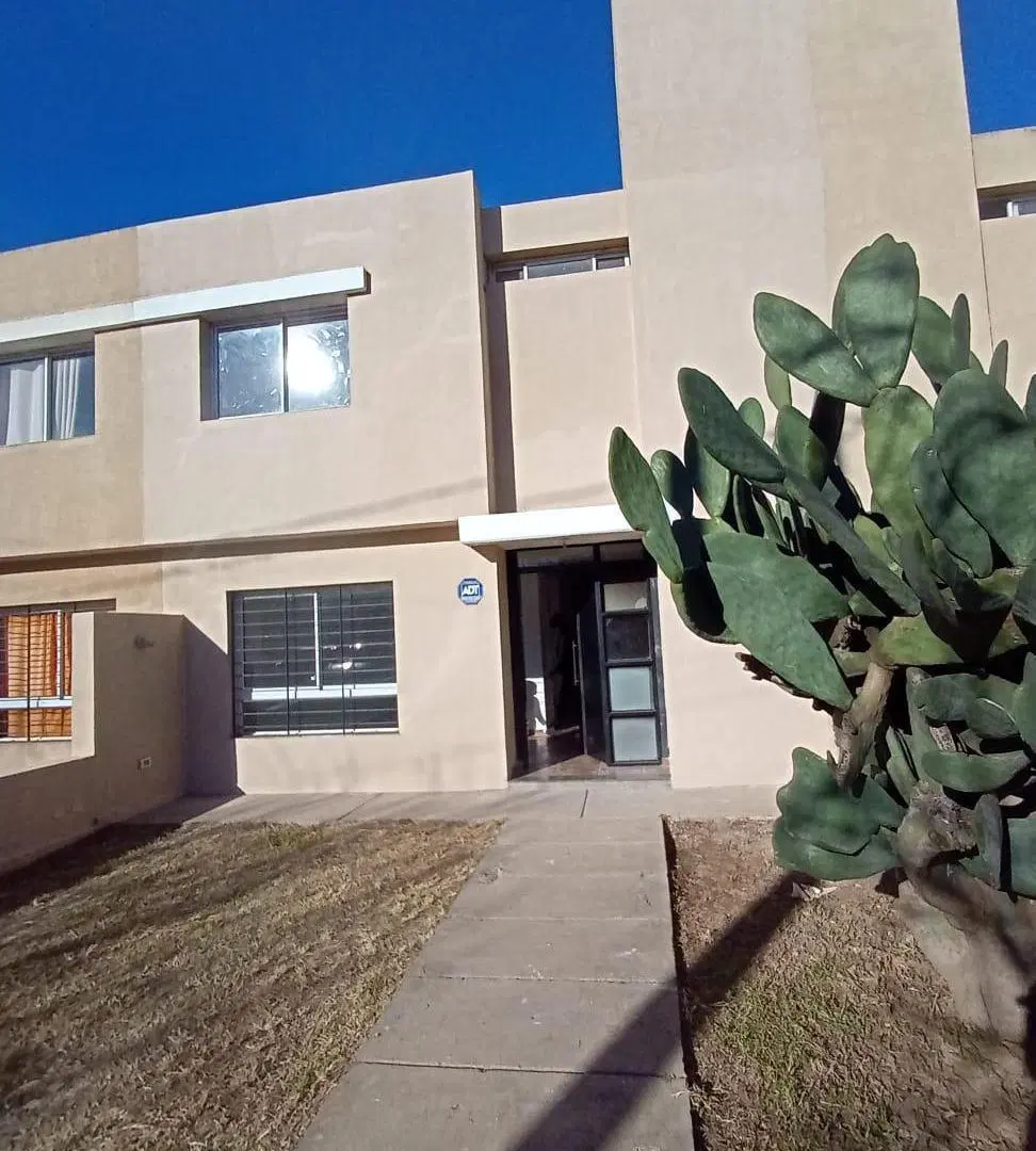 VALLE CERCANO- ECIPSA- EL TRIUNFO- DUPLEX 3 DORMITORIOS 3