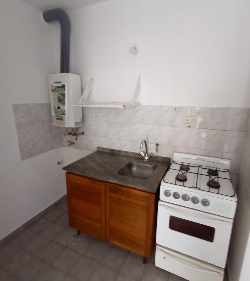 Foto de 1 DORMITORIO- RIOJA 228! CENTRO C- BALCON!, imagen 3