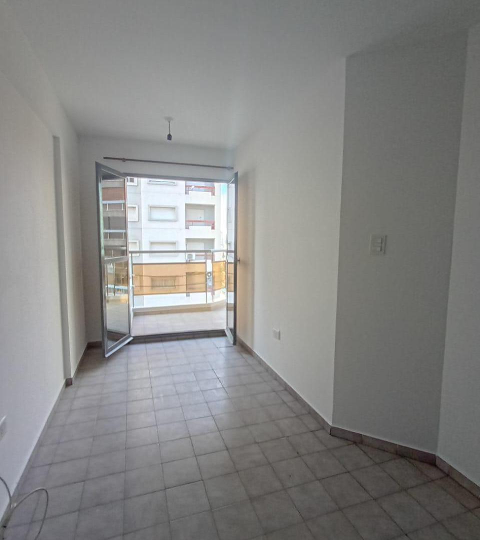 Foto de 1 DORMITORIO- RIOJA 228! CENTRO C- BALCON!, imagen 2