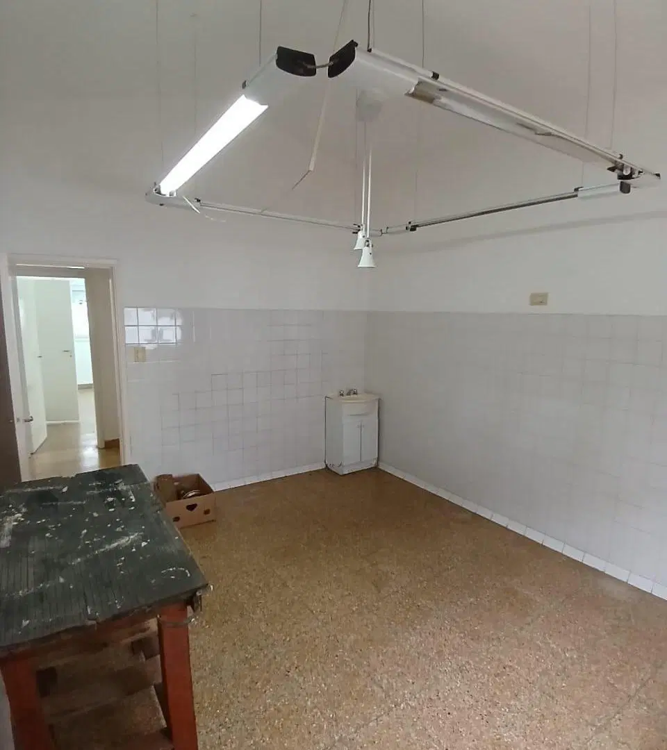 Gran Casa USO COMERCIAL!!! Bv Los Granaderos 3170- B ALTO VERDE 8