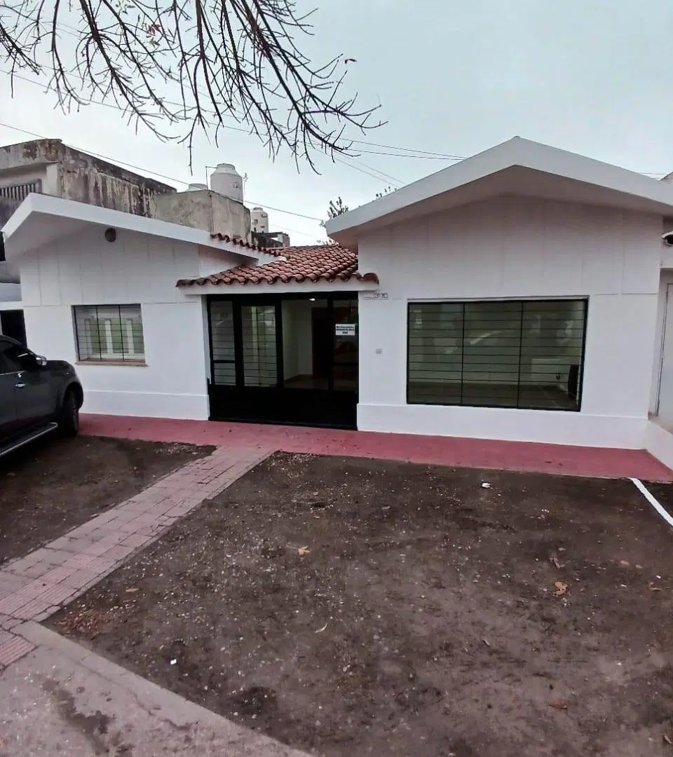 Gran Casa USO COMERCIAL!!! Bv Los Granaderos 3170- B ALTO VERDE 1