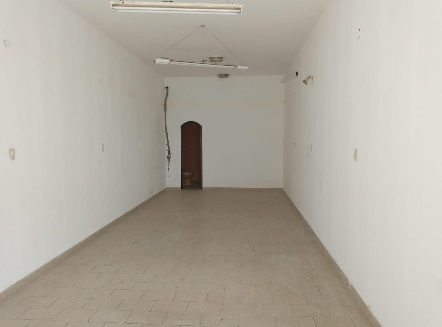 Foto de OPORTUNIDAD Amplio local zona Centro!!!, imagen 1