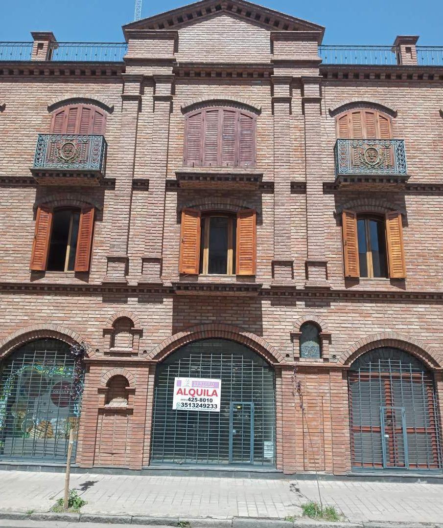 Foto de OPORTUNIDAD Amplio local zona Centro!!!, imagen 4