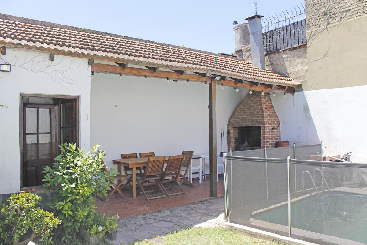 Casa de 6 Ambientes con Cocheras en Venta en San Isidro 2