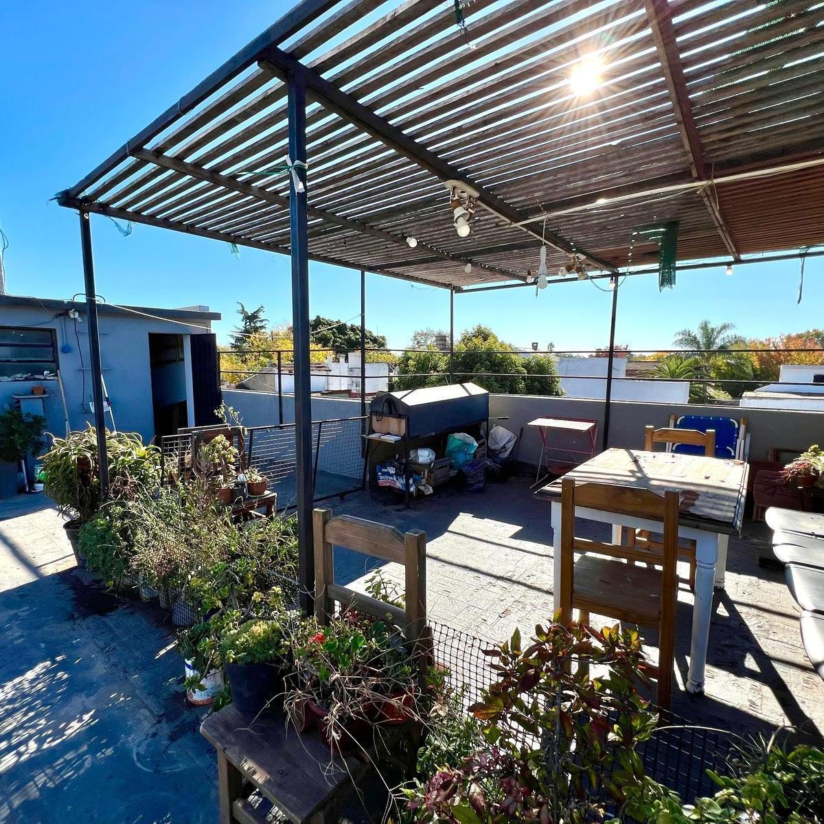 Casa 6 Ambientes en Venta con Cocheras en Olivos 4