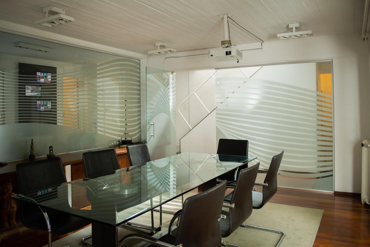 Oficina con Cocheras en Venta en Vicente Lopez 3