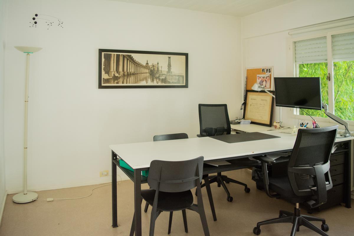 Oficina con Cocheras en Venta en Vicente Lopez 1
