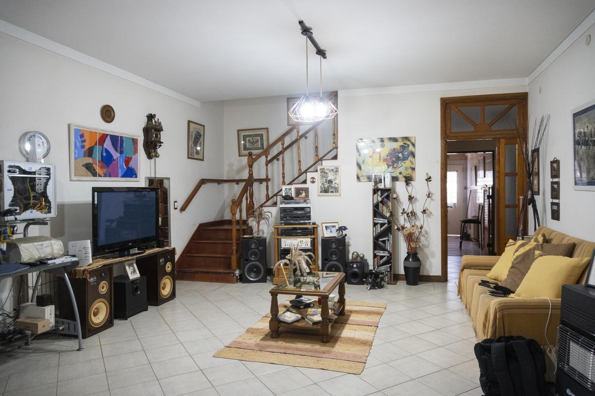 Casa en Venta 6 Ambientes con Cochera en Florida Oeste 2