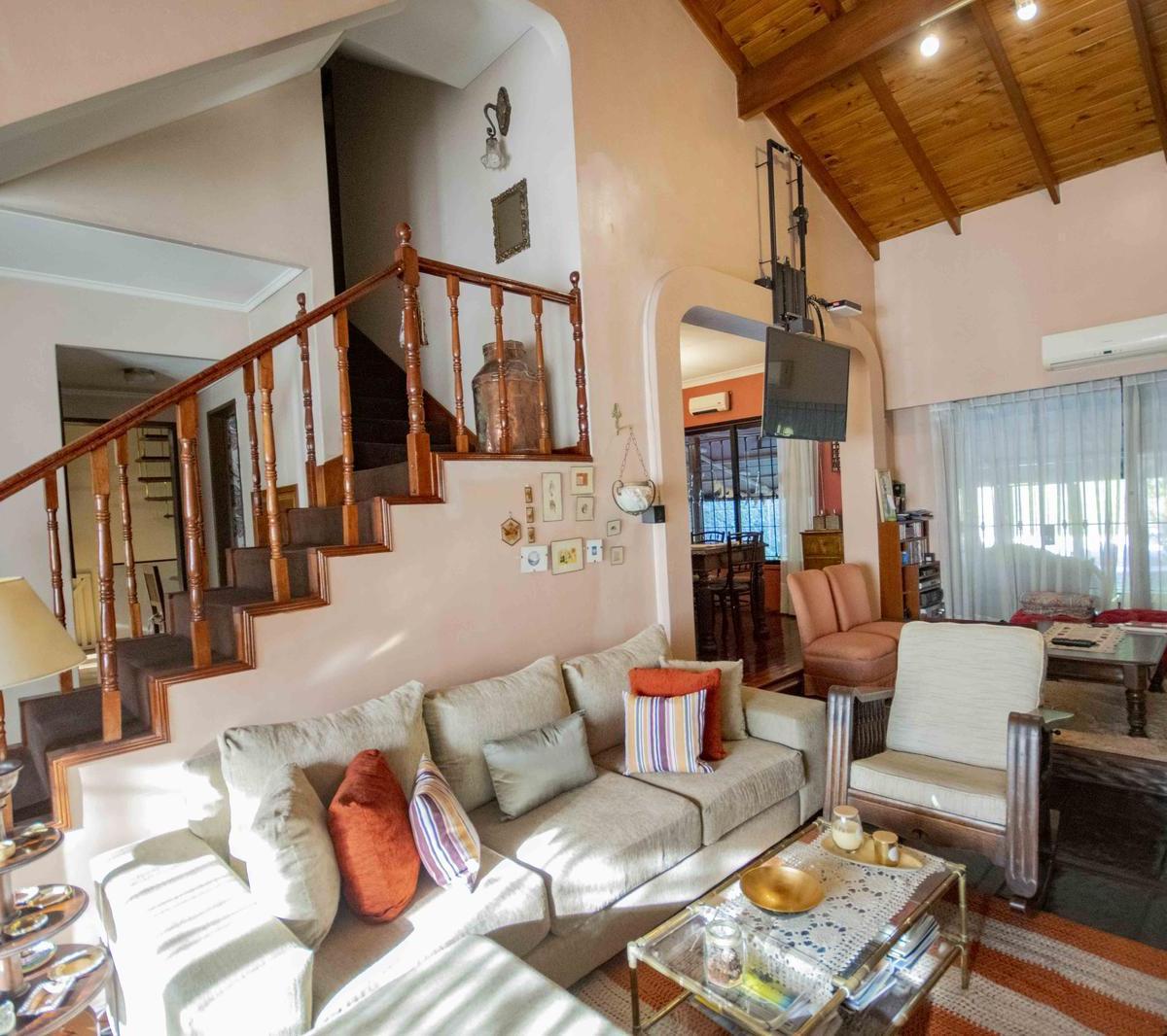 Casa de 7 Ambientes en Venta, en Villa Martelli. 1