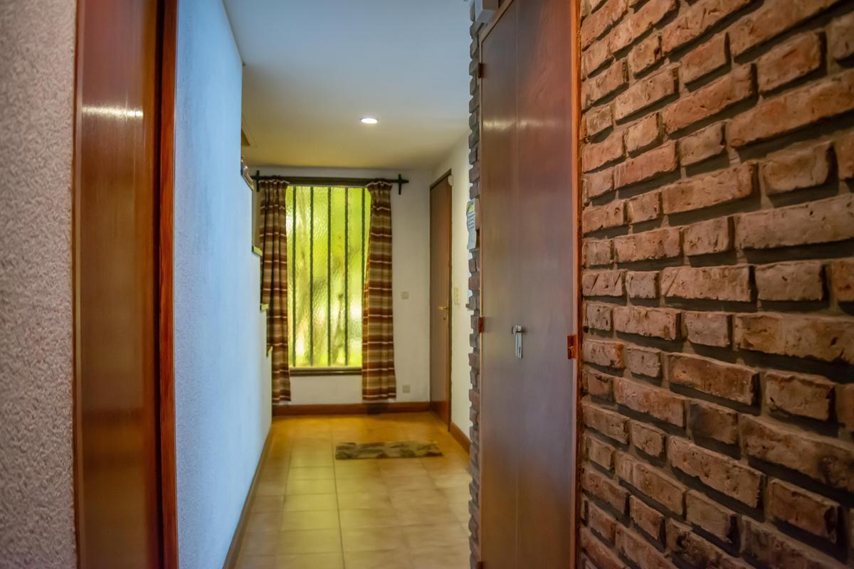Foto de Casa de 4 ambientes con cochera en venta en Martinez, imagen 2