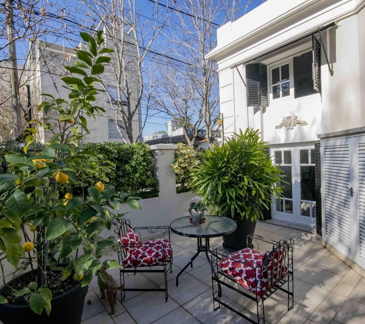 Casa de 7 Ambientes de Estilo Arquitectónico Antiguo en Venta en Florida. 1