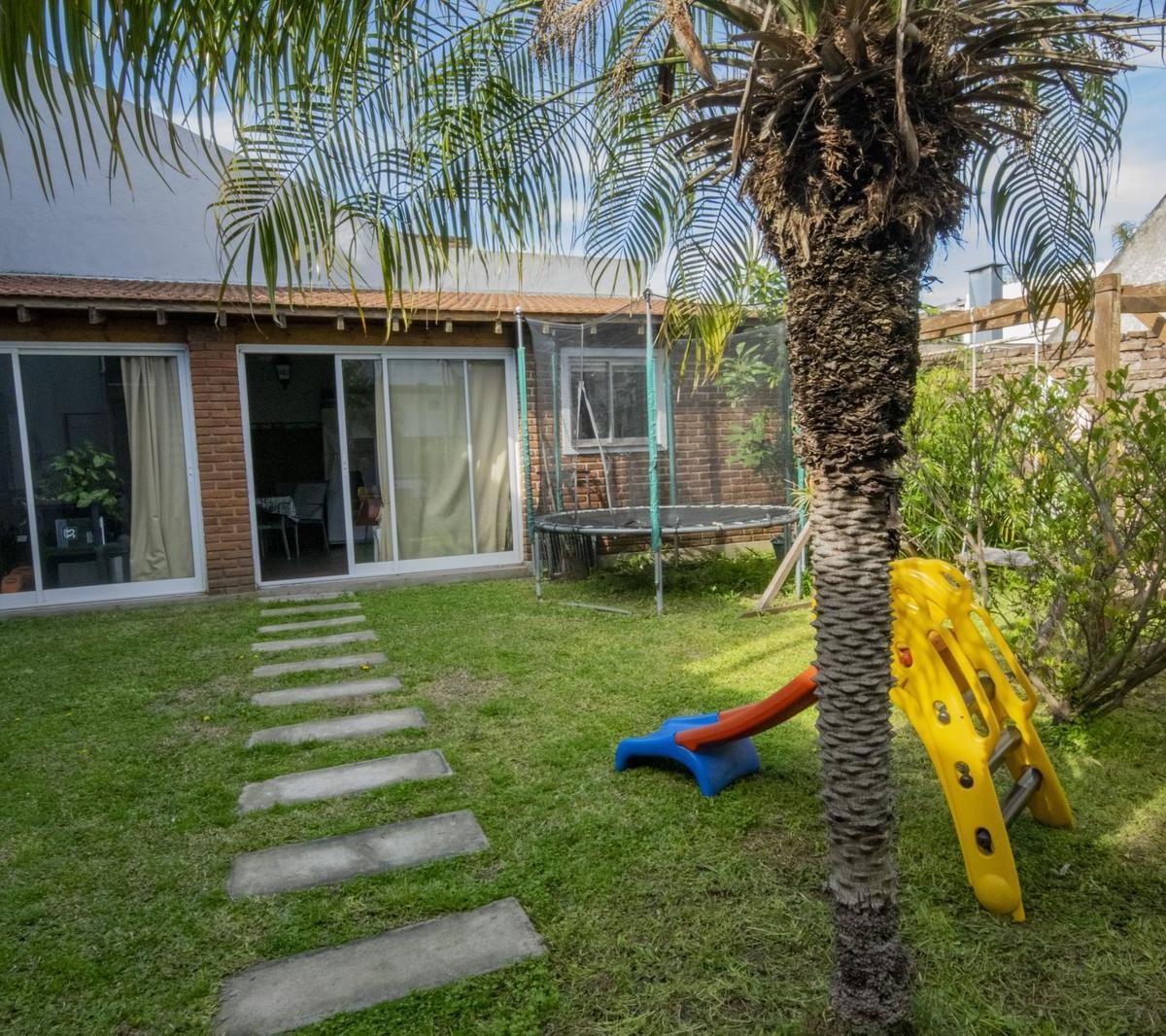Casa de 7 Ambientes en Venta, en Florida. 4