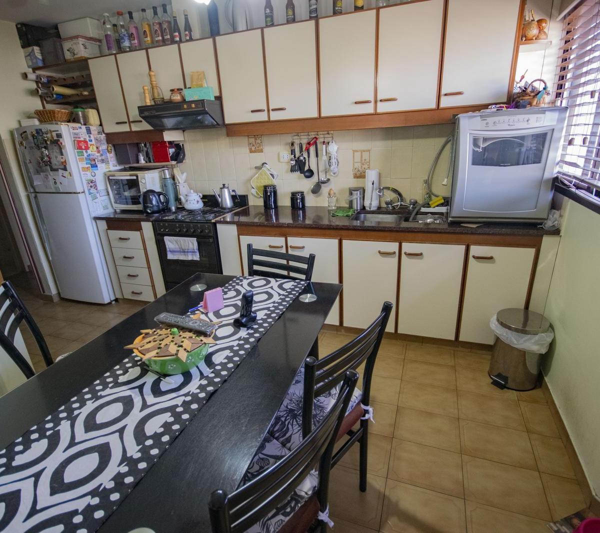 Casa de 7 Ambientes en Venta, en Florida. 5