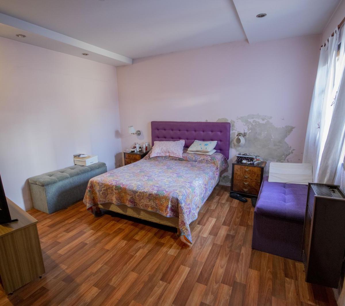 Casa de 4 ambientes galpón en venta, en Olivos.