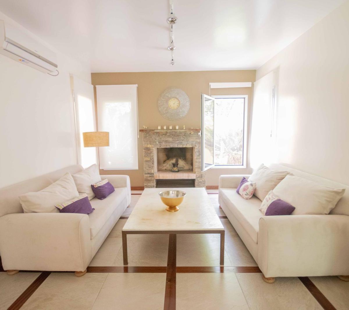 Casa de 5 Ambientes con Dependencia de Servicio en Venta, en Martínez. 4