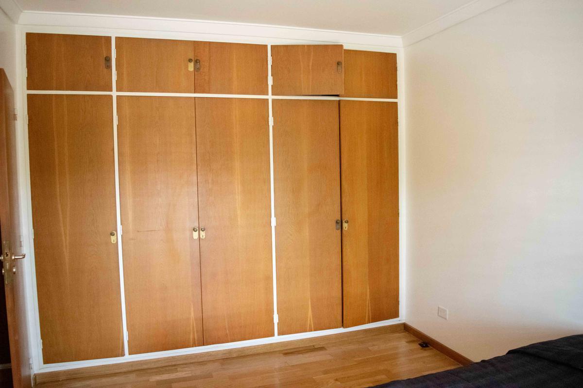Foto de Casa de 6 ambientes con cochera y dependencia de servicio en venta en, imagen 3