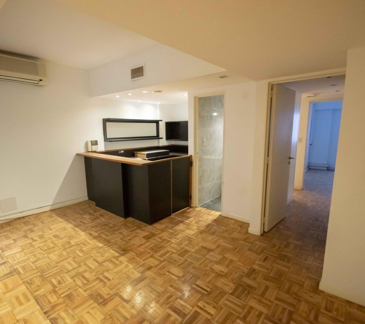 Departamento de 5 ambientes en venta en Olivos (Ideal Consultorio)