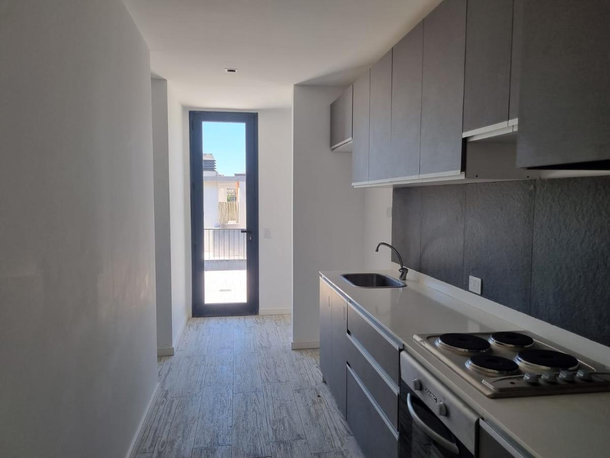 Departamento de 3 Ambientes a Estrenar en Venta en Tigre 2