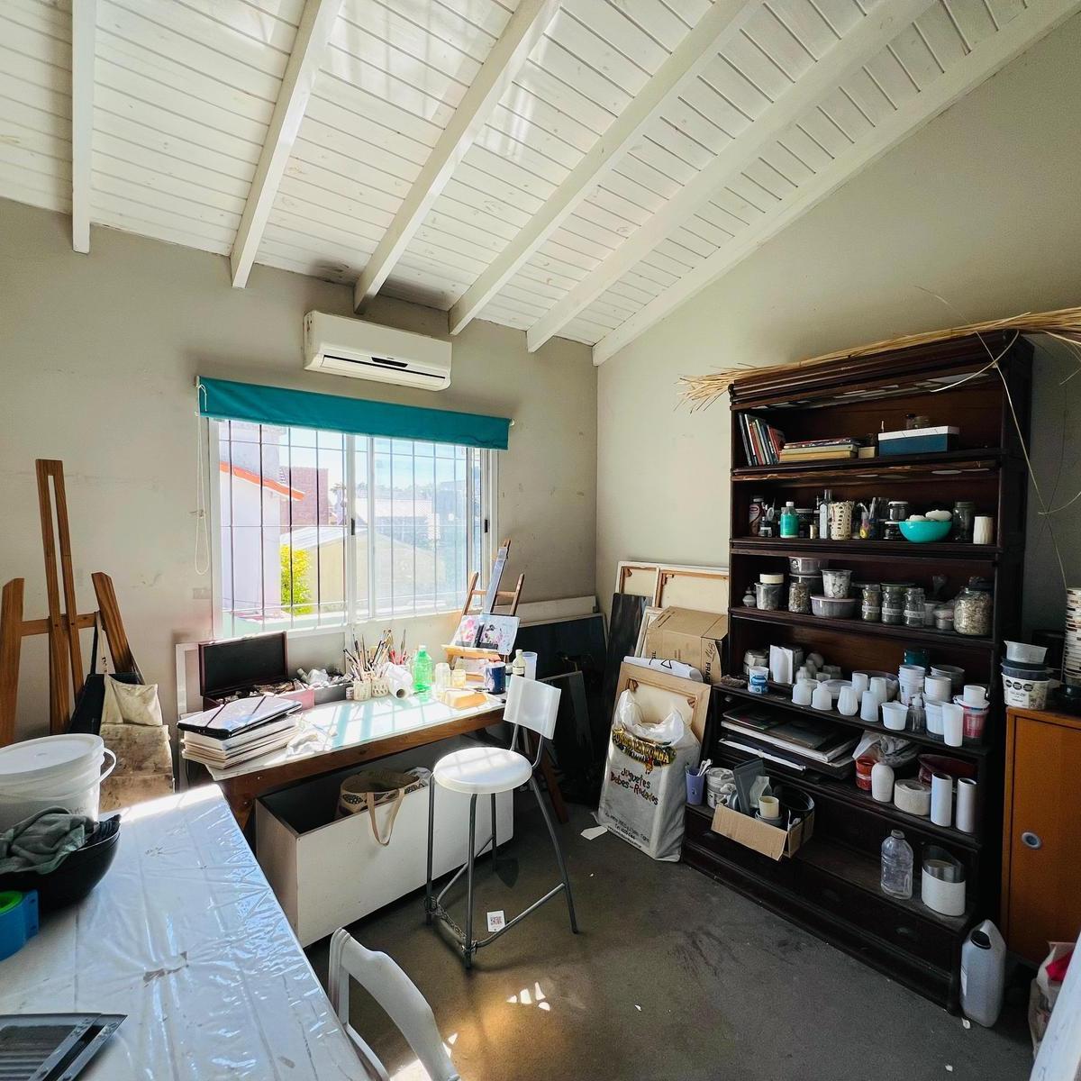 Casa de 7 Ambientes Cuarto de Guardado Playroom en Venta, en Martínez 1