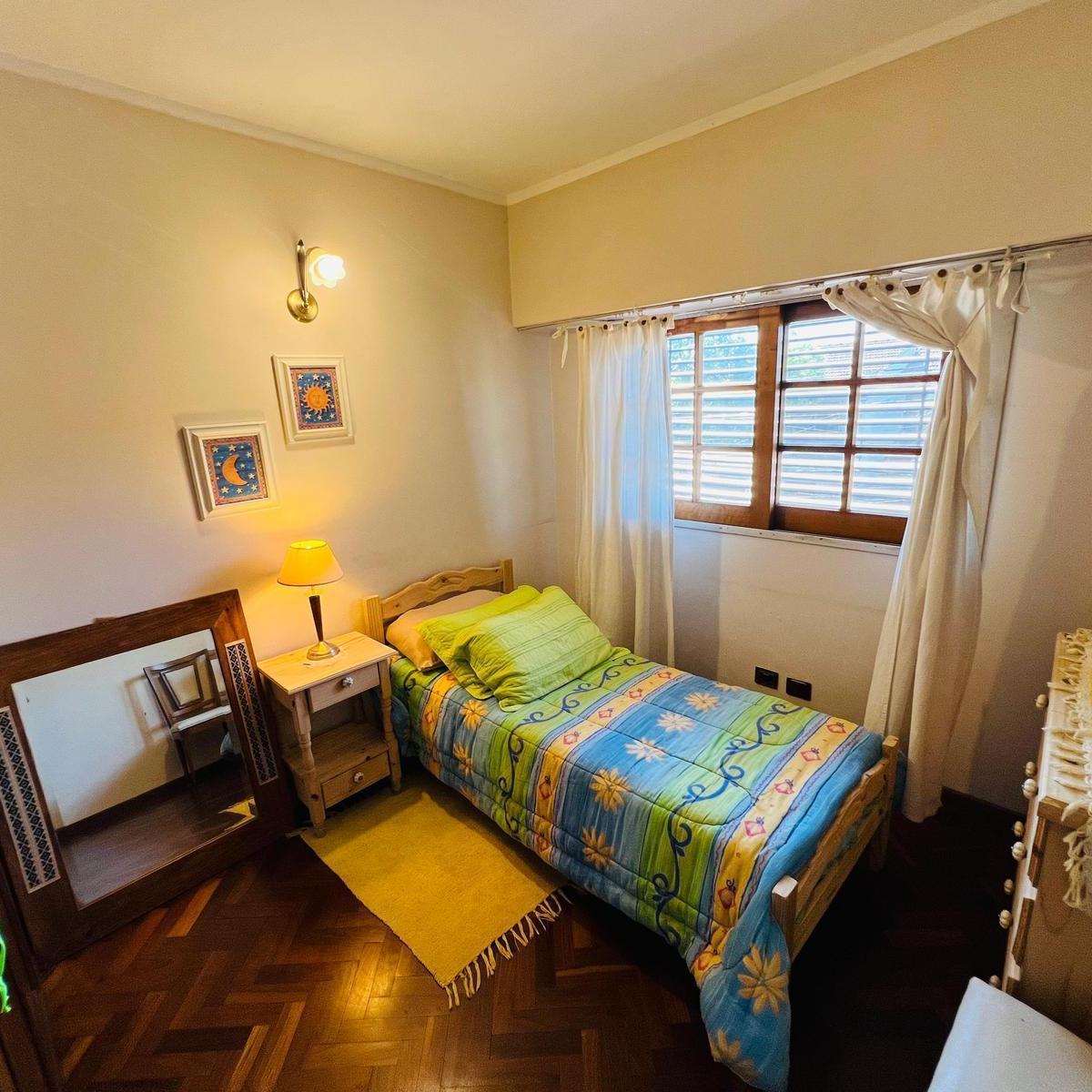 Chalet de 6 Ambientes en Venta, en Olivos. 3
