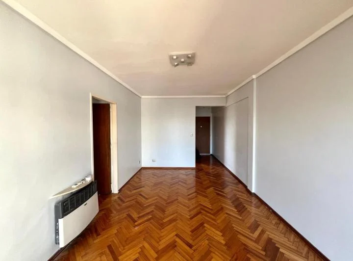 Departamento de 4 ambientes con balcón en alquiler en Colegiales 3