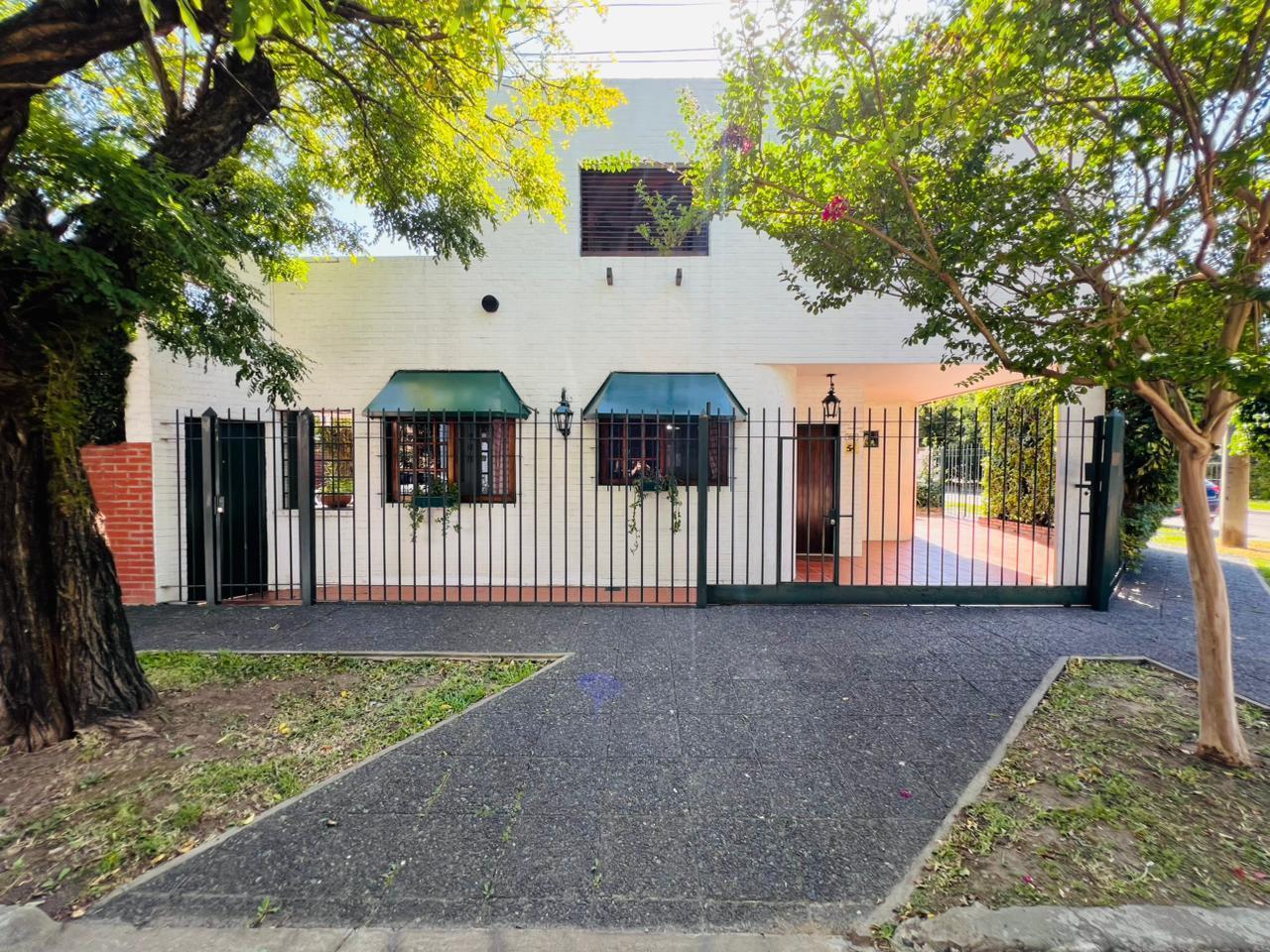 Casa 4 ambientes en venta en Martínez